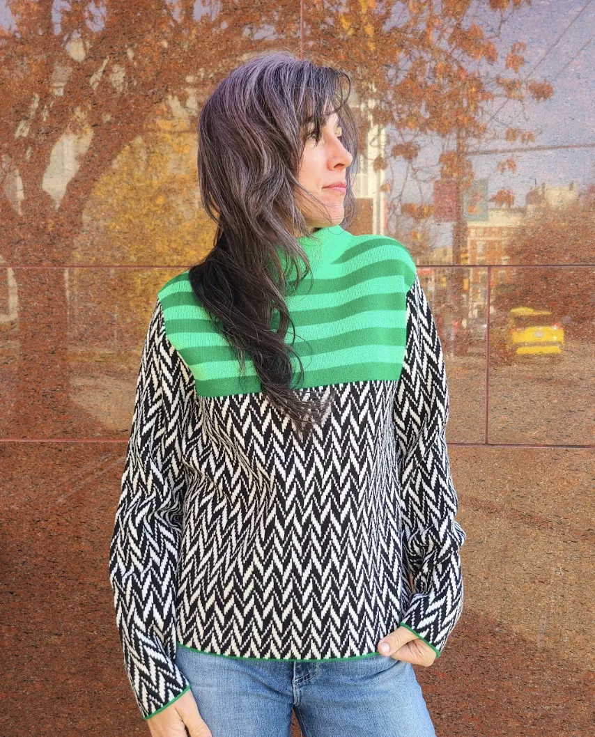 79870 Black And Green Pullover