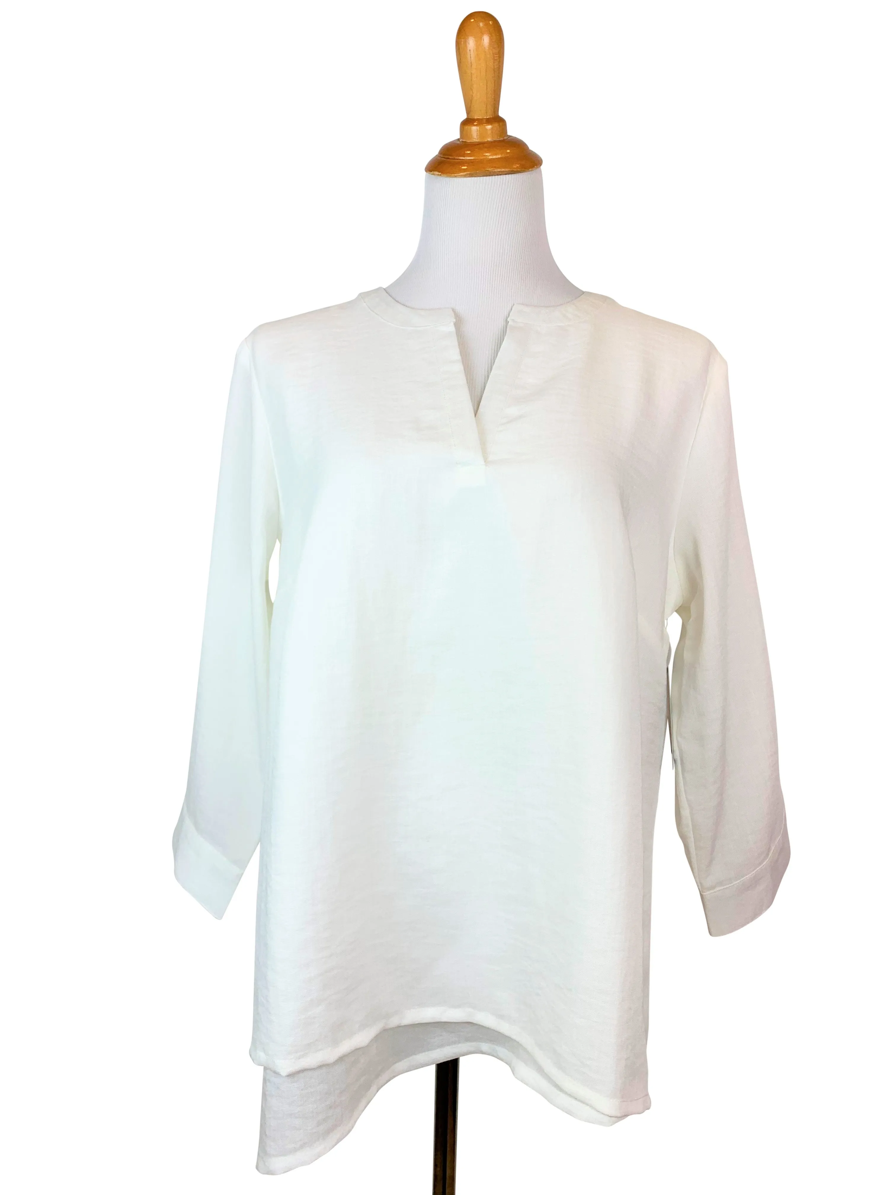 AA300 - Olivia Pullover Linen Blouse