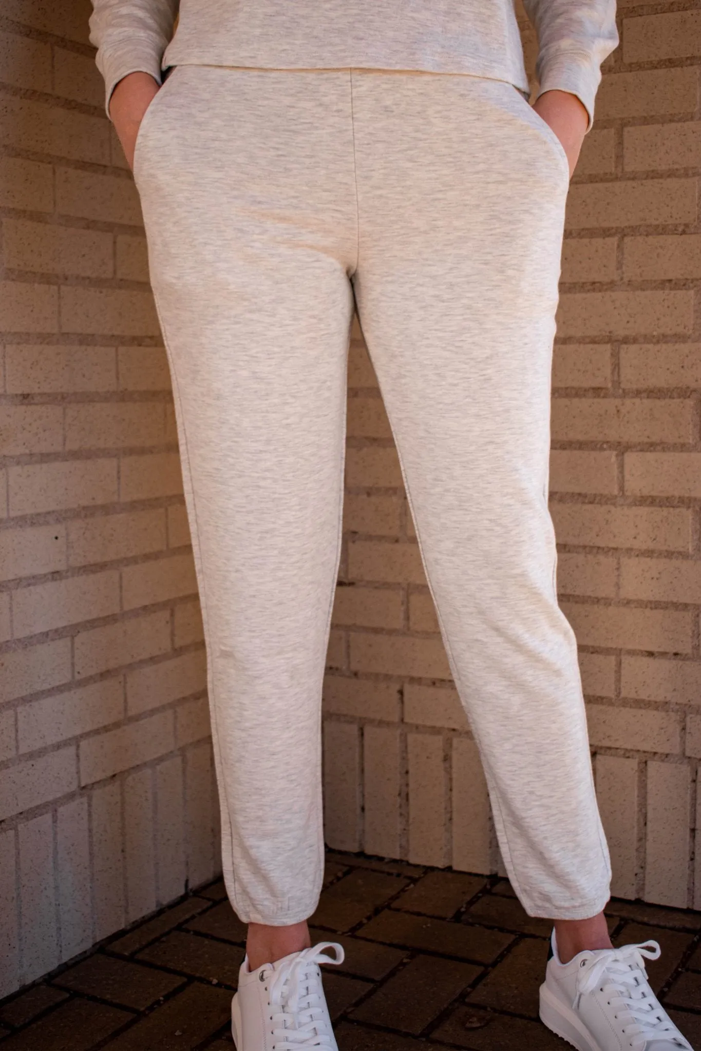 Barefoot Dreams: Butter Fleece Jogger