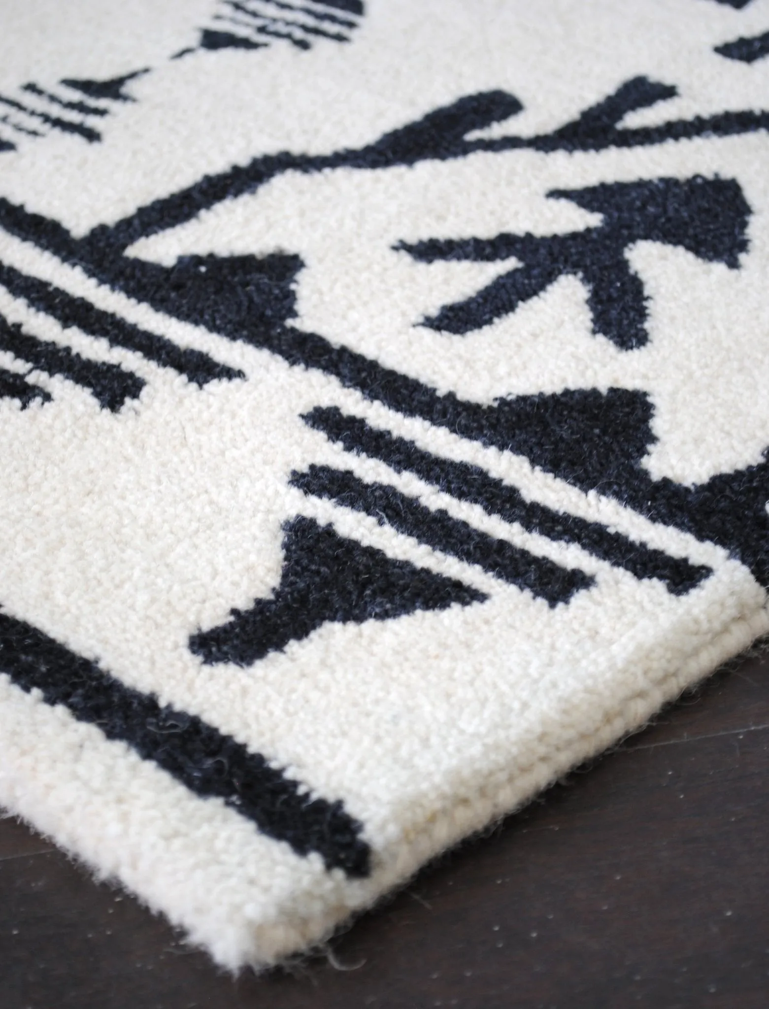 EWART HANDTUFTED WOOL CARPET