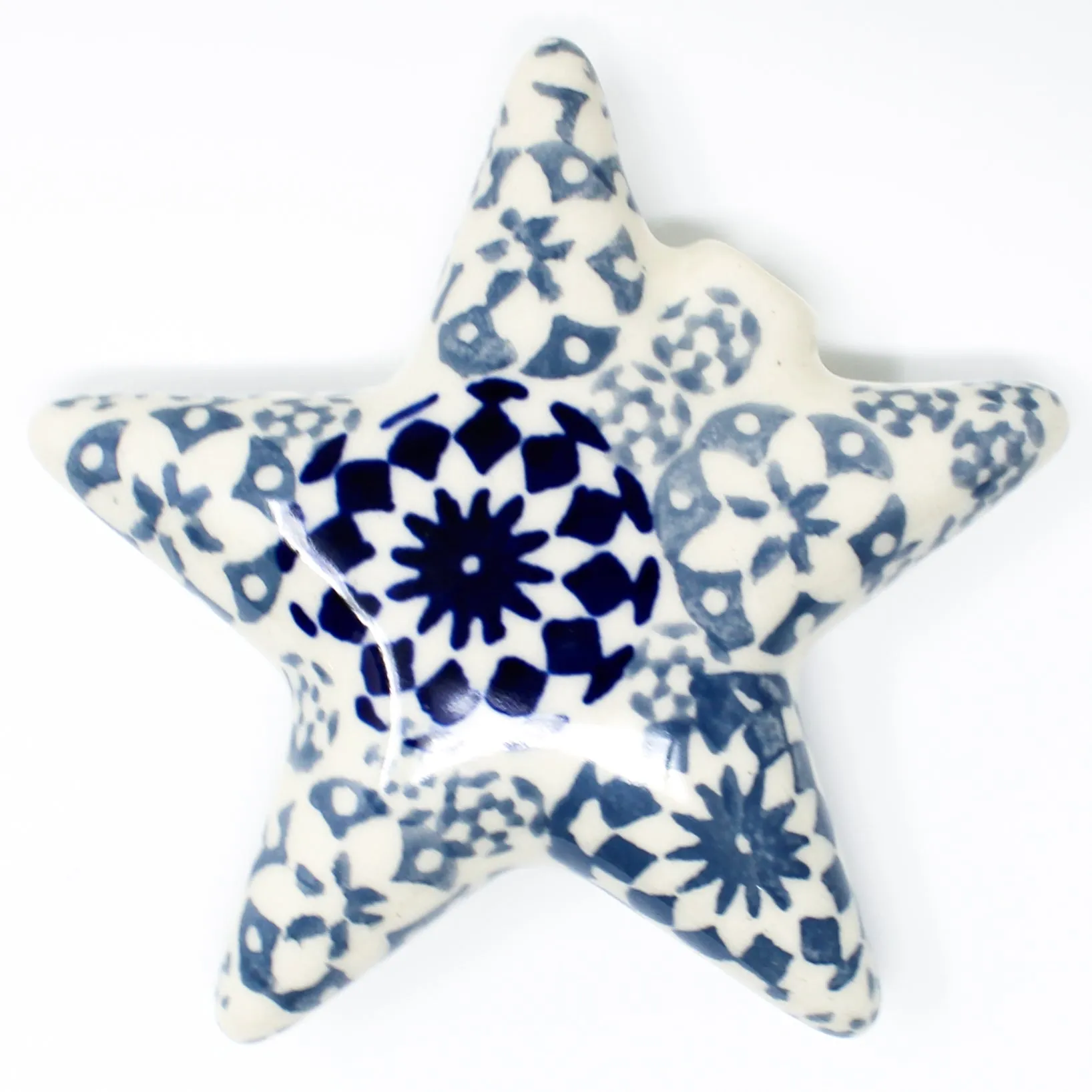 Round Star-Ornament in Winter Wonderland